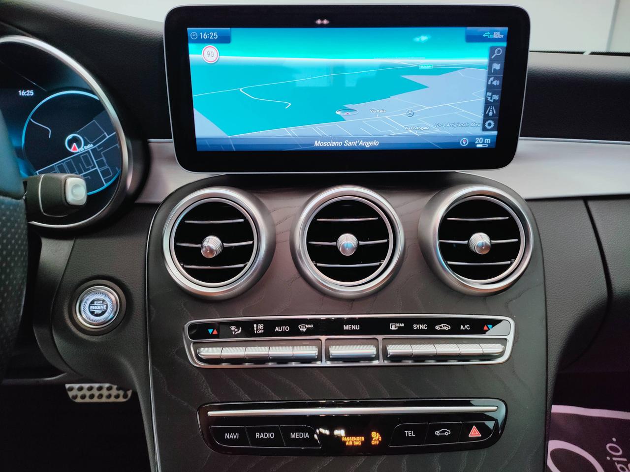 Mercedes-Benz Classe C-C205 2018 Coupe - C Coupe 220 d Premium 4matic auto