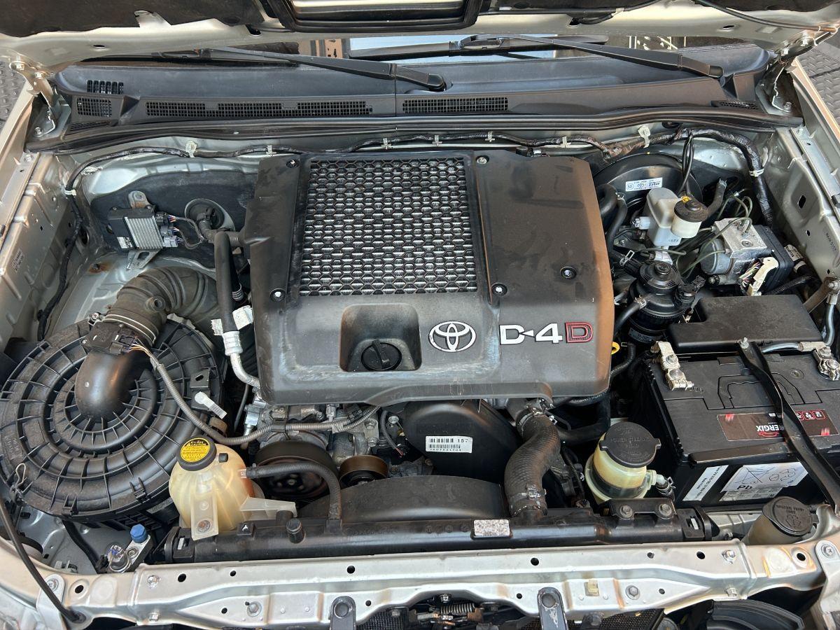 TOYOTA - Hilux - 3.0 D-4D 171cv 4WD 4p. Double Cab SR