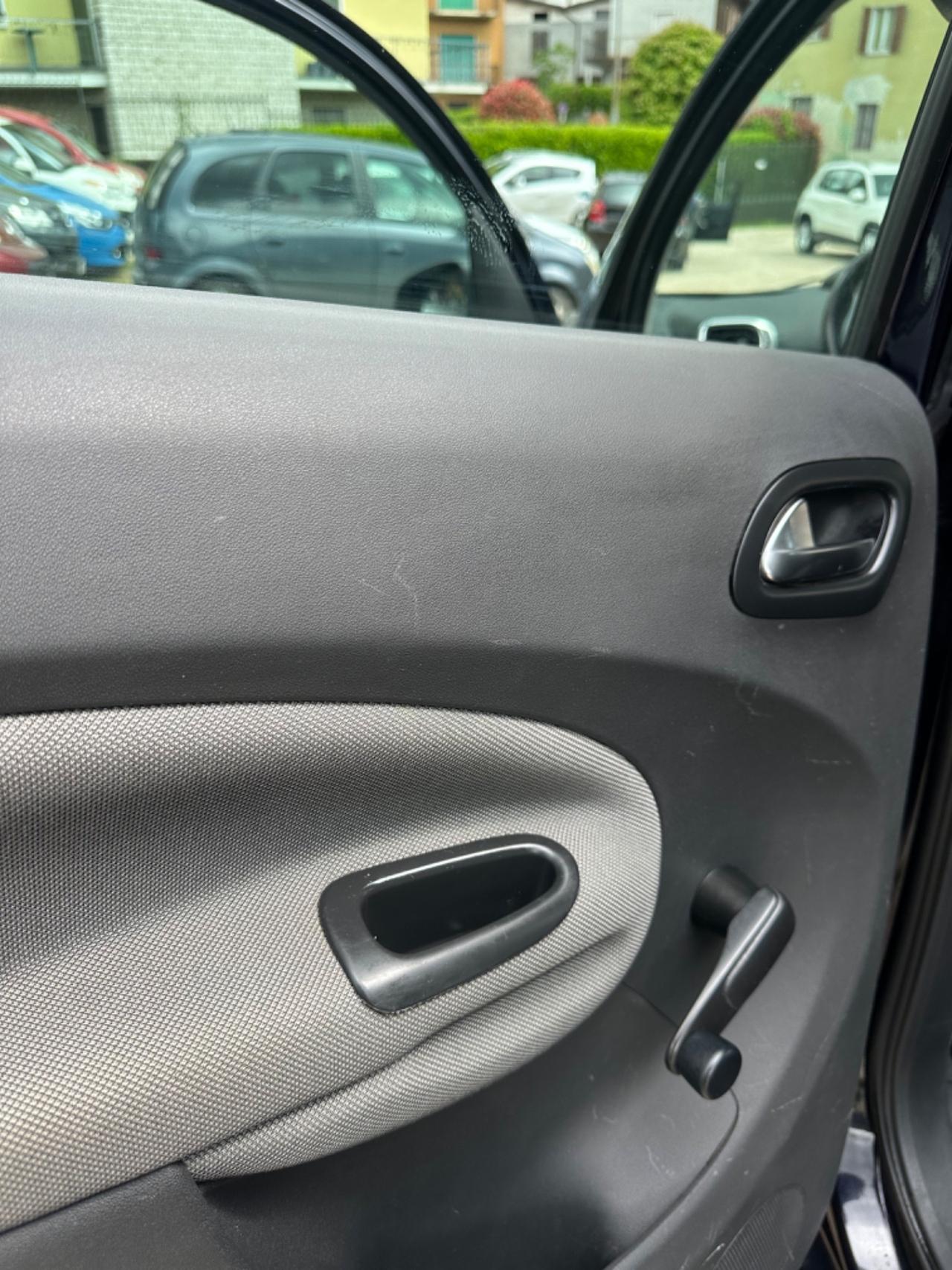 Citroen C3 Picasso 1.4 VTi 95 EXCLUSIVE NEOPAT KMCERT GARANZ