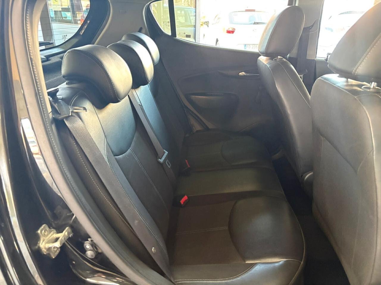 Opel Karl 1000 cambio automatico NAVI