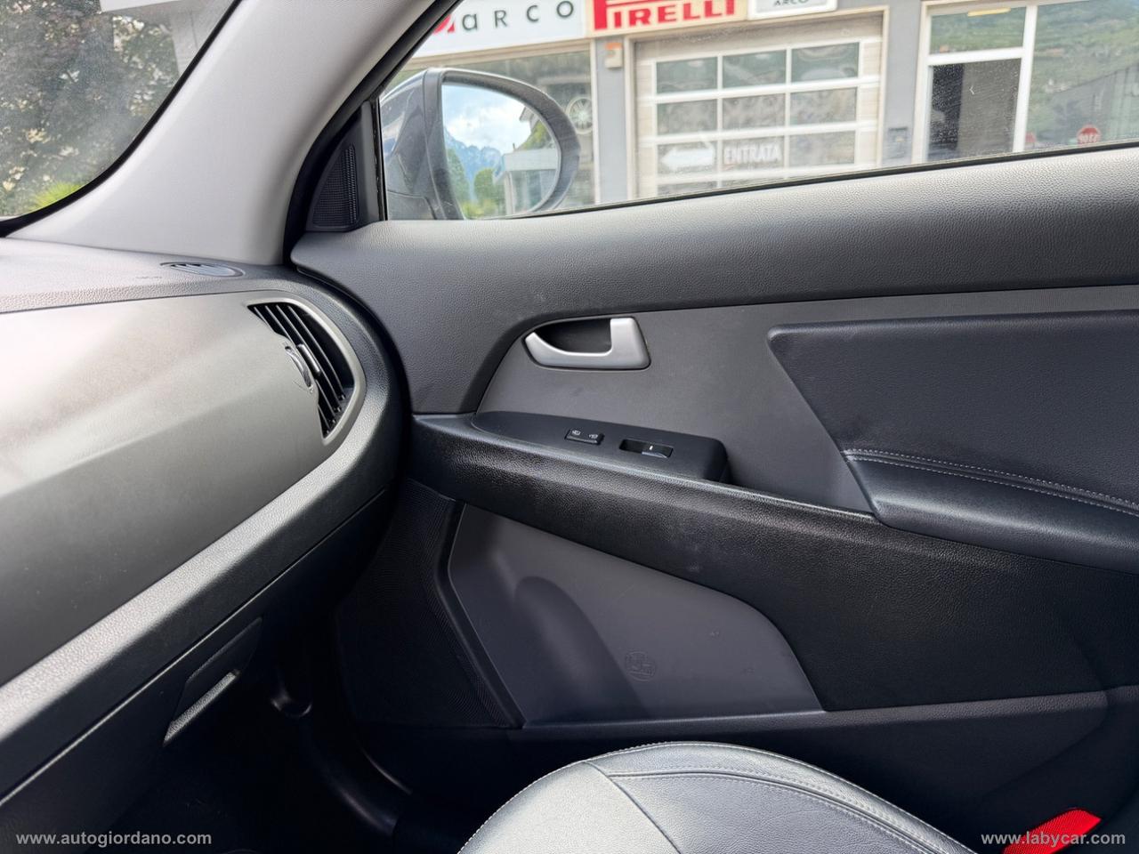 KIA Sportage 2.0 CRDI AWD REBEL GANCIO TRAINO - 4X4