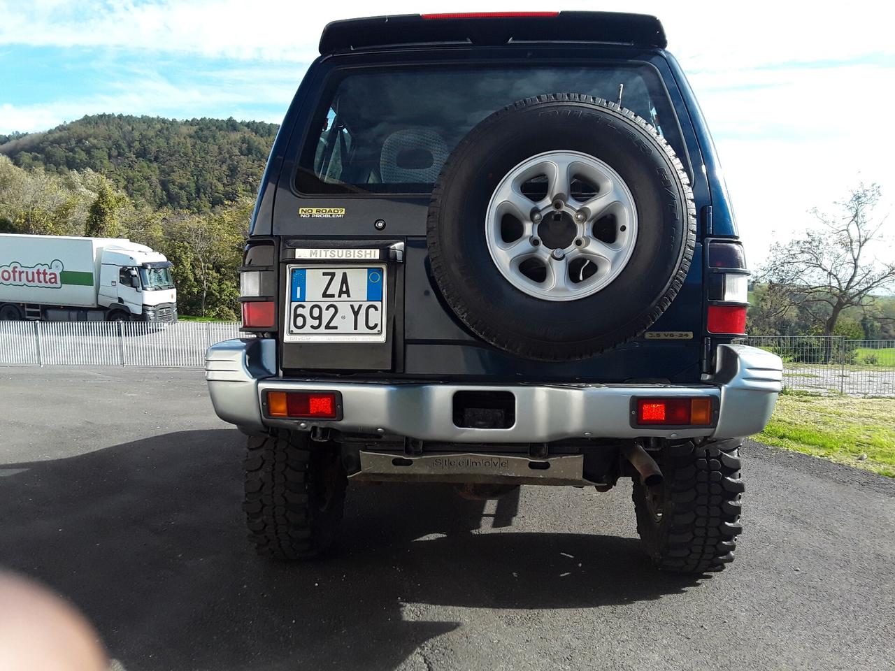 Mitsubishi Pajero 3.5i V6 24V cat MT SS GLS Exec.