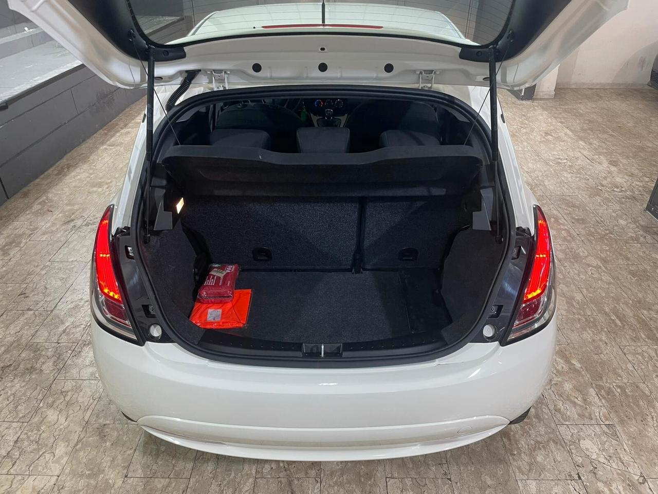 Lancia Ypsilon 1.2 69 CV 5 porte S&S Gold