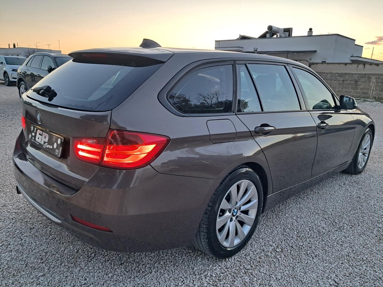 Bmw 318d 143cv Touring*Luxury*PELLE*BIXENON