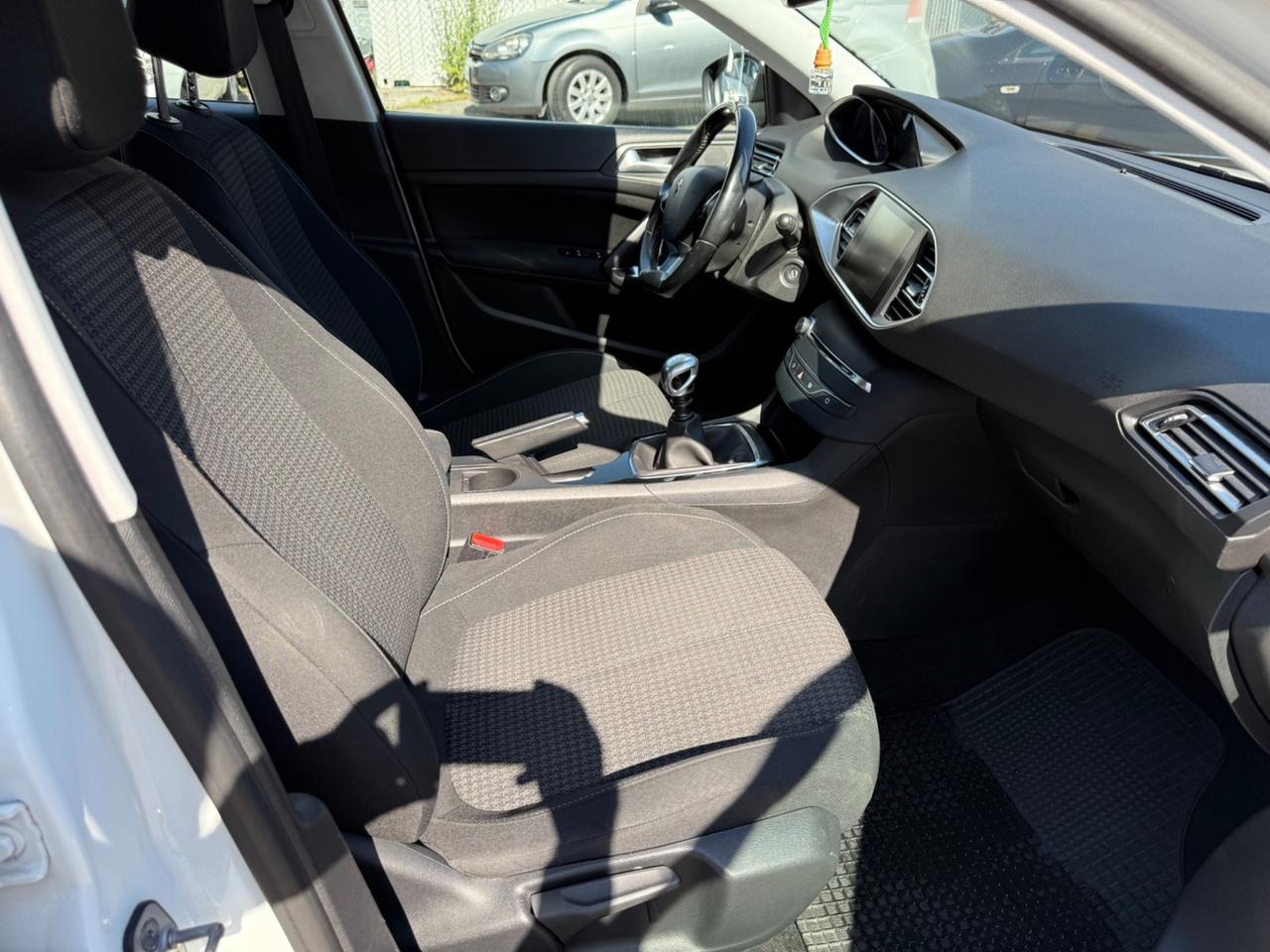 Peugeot 308 BlueHDi 130 S&S Active