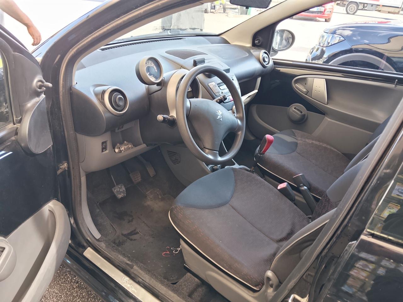 Peugeot 107 1.0 68CV 5p. Plaisir