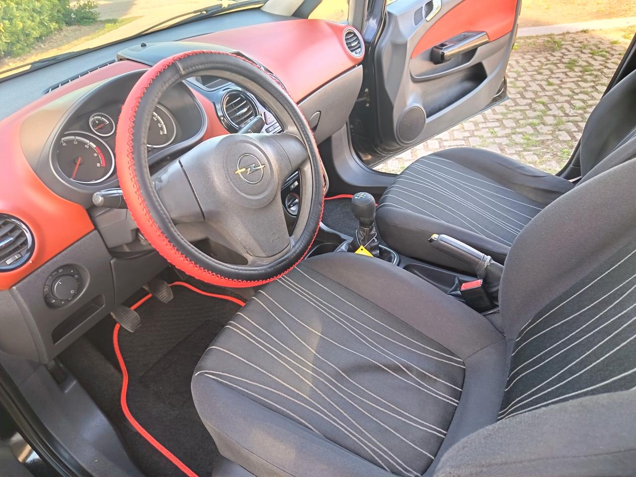 Opel Corsa 1.2 benz neopatentati 150.000km