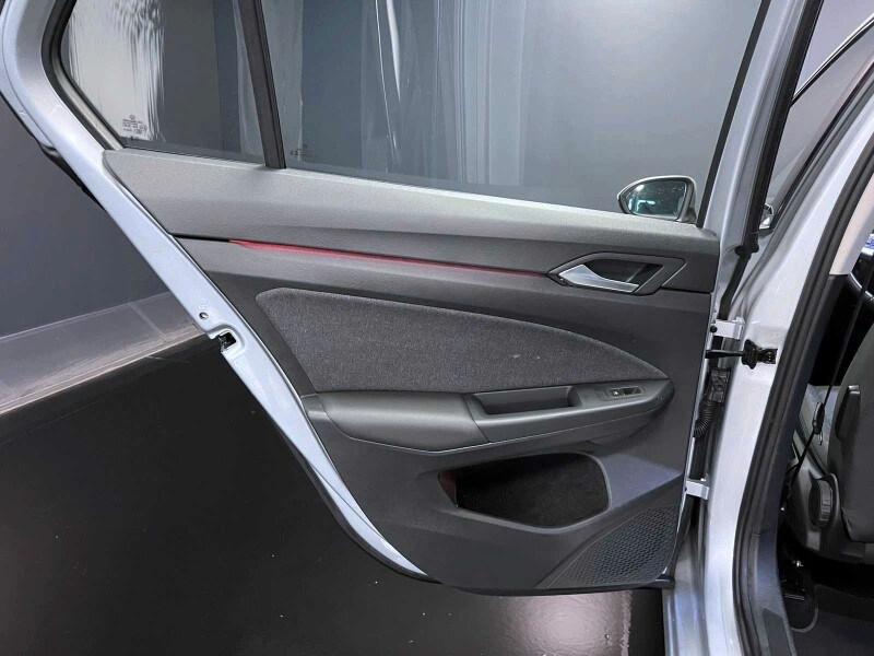 VOLKSWAGEN Golf 8ª serie Golf 1.0 eTSI EVO DSG...