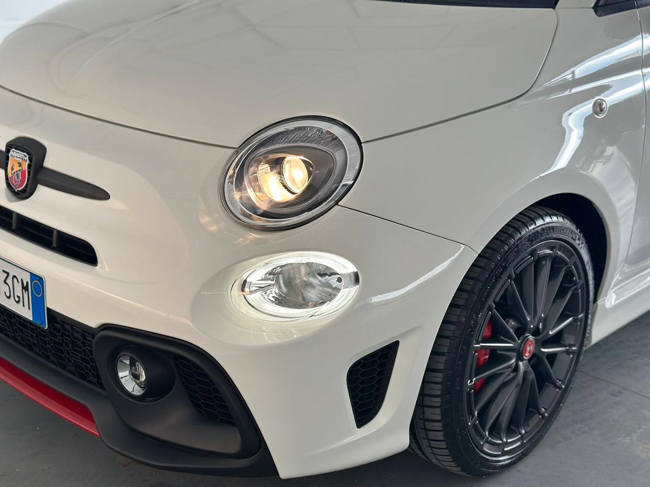 Abarth 695 1.4 180 CV KM0 2023