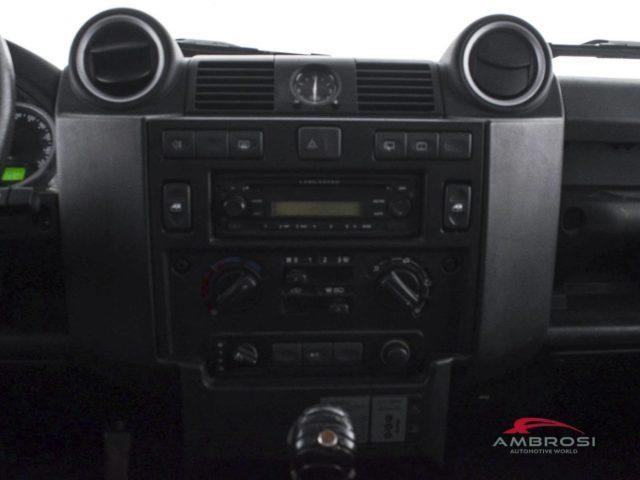 LAND ROVER Defender 90 2.4 TD4 Station Wagon E