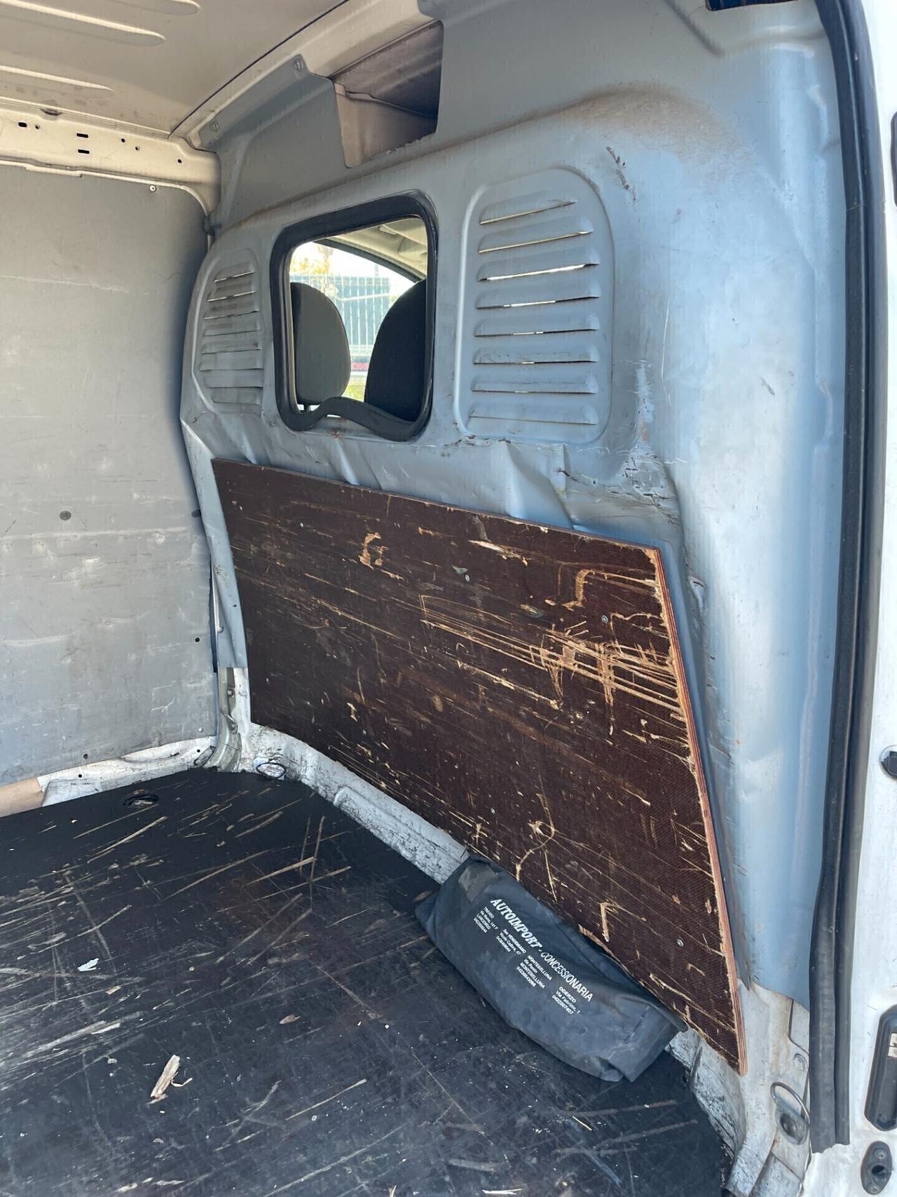 Peugeot Expert 2.0 HDi 120cv