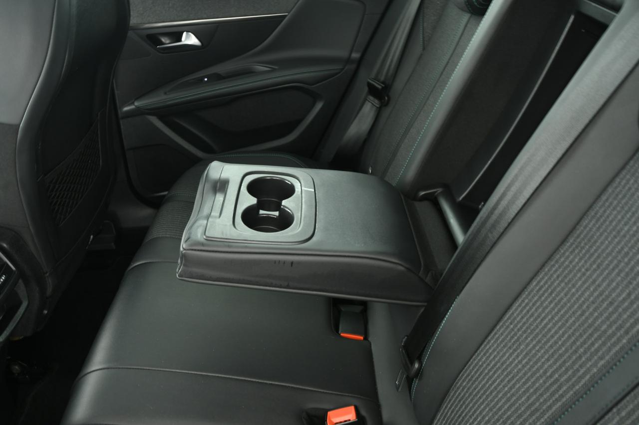 PEUGEOT 3008 1.5 bluehdi Allure Pack s&s 130cv eat8 CAMERA+APP CONNECT+C18"