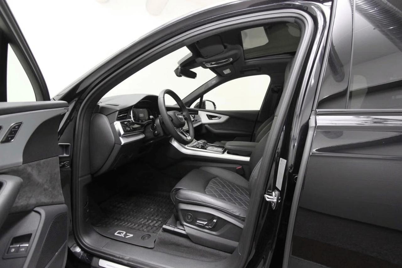 Audi Q7 60 TFSIe quattro S line