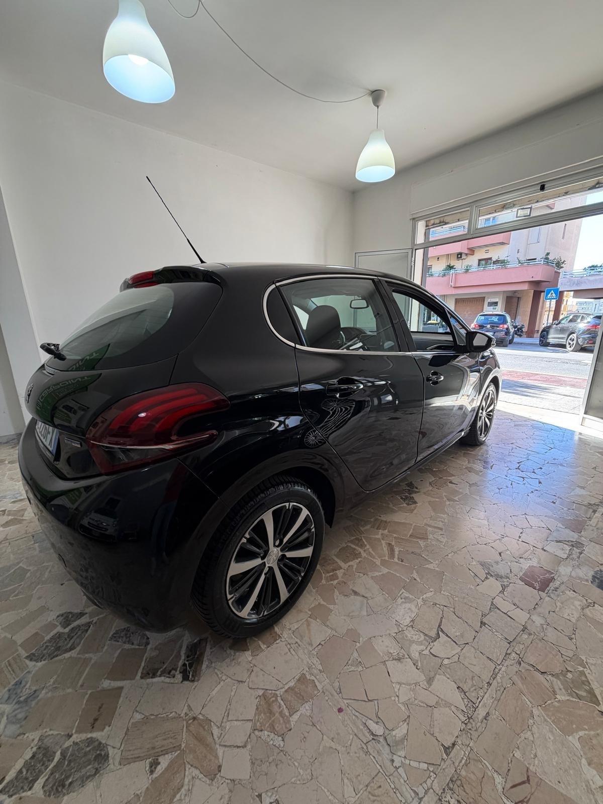 Peugeot 208 PureTech 82 5 porte Access
