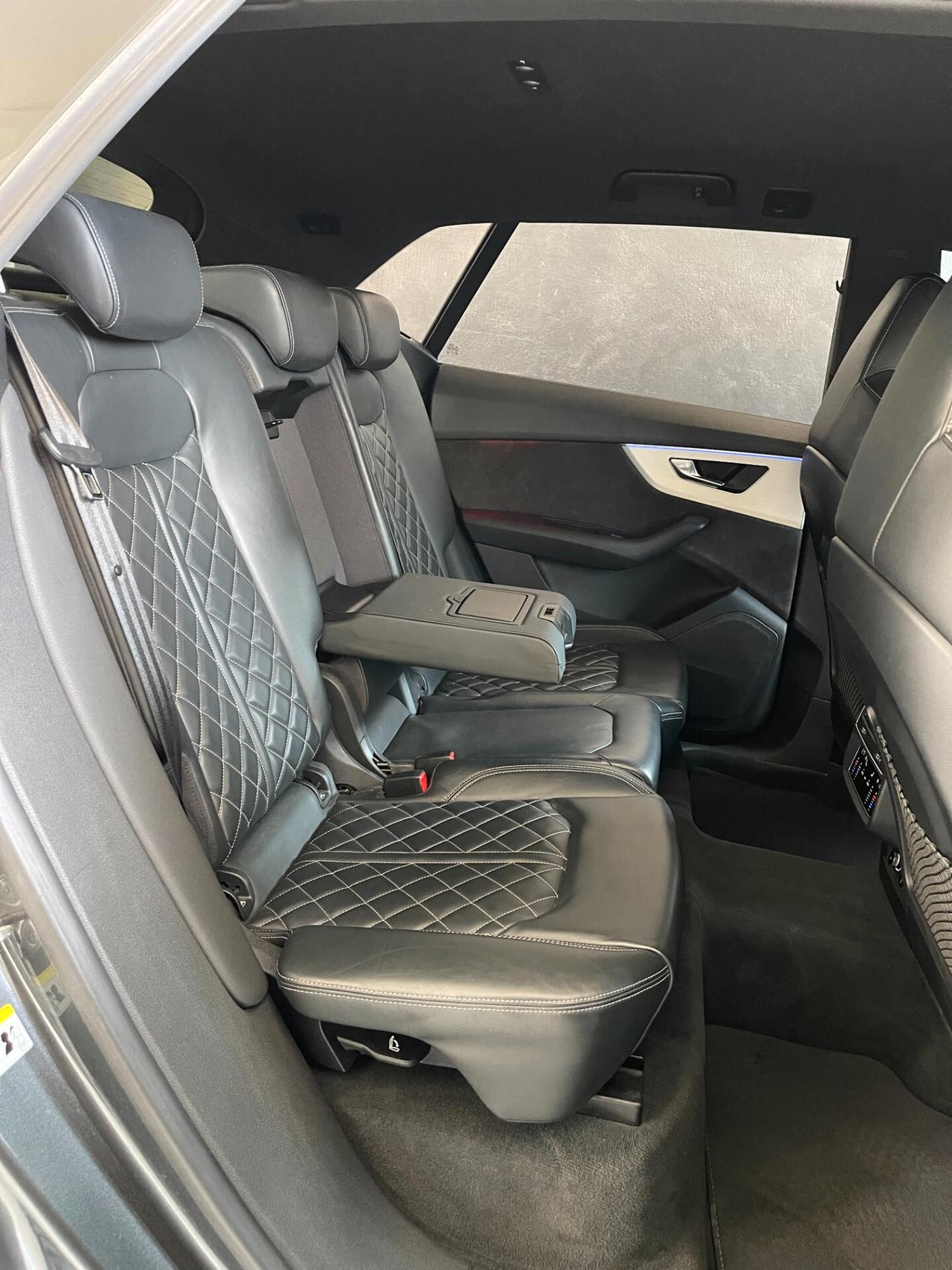 Audi Q8 50 TDI Mild Hybrid S Line Edition Identity Black