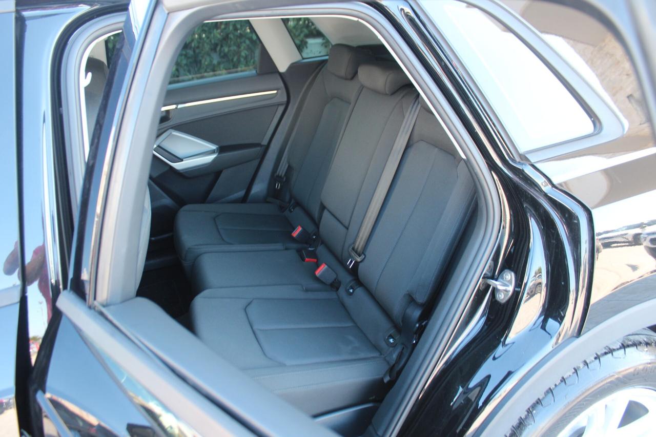 Audi Q3 35 TDI S tronic Business