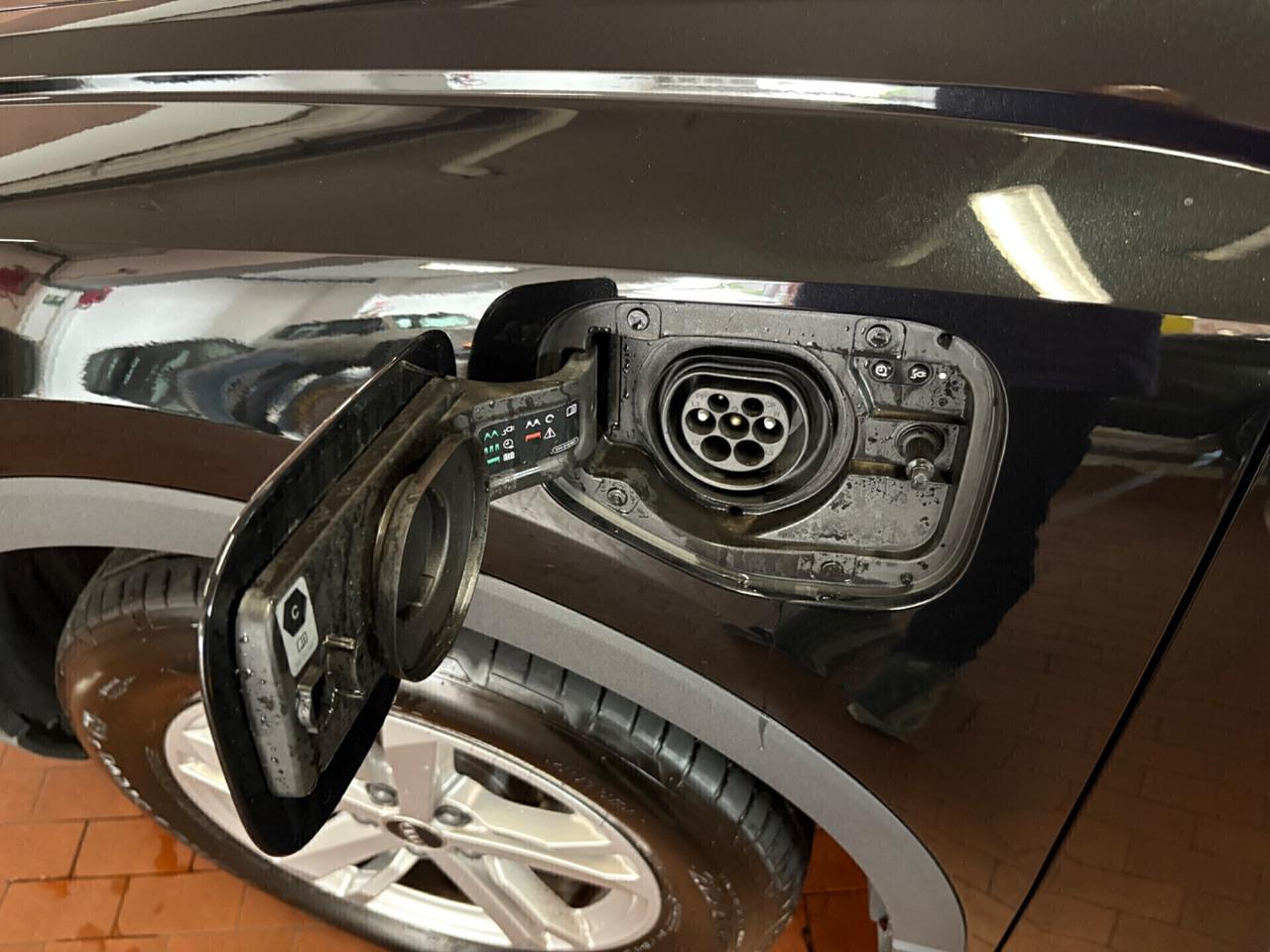 Audi Q3 45 TFSI e S tronic Business