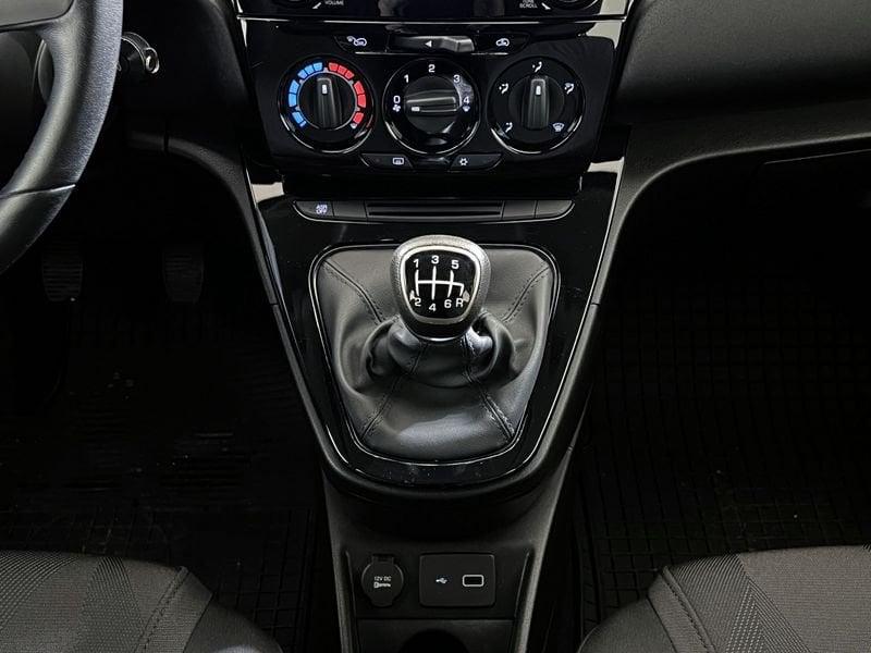 Lancia Ypsilon Ypsilon 1.0 FireFly 5 porte S&S Hybrid Ecochic Silver