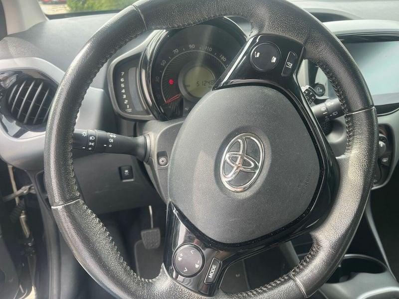 Toyota Aygo 5p 1.0 x-play 72cv