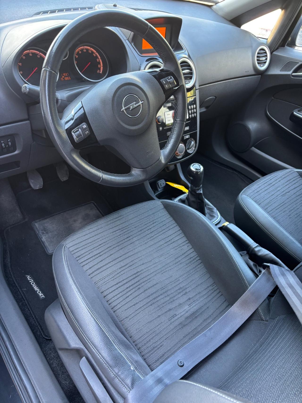 Opel Corsa 1.2 5 porte Cosmo