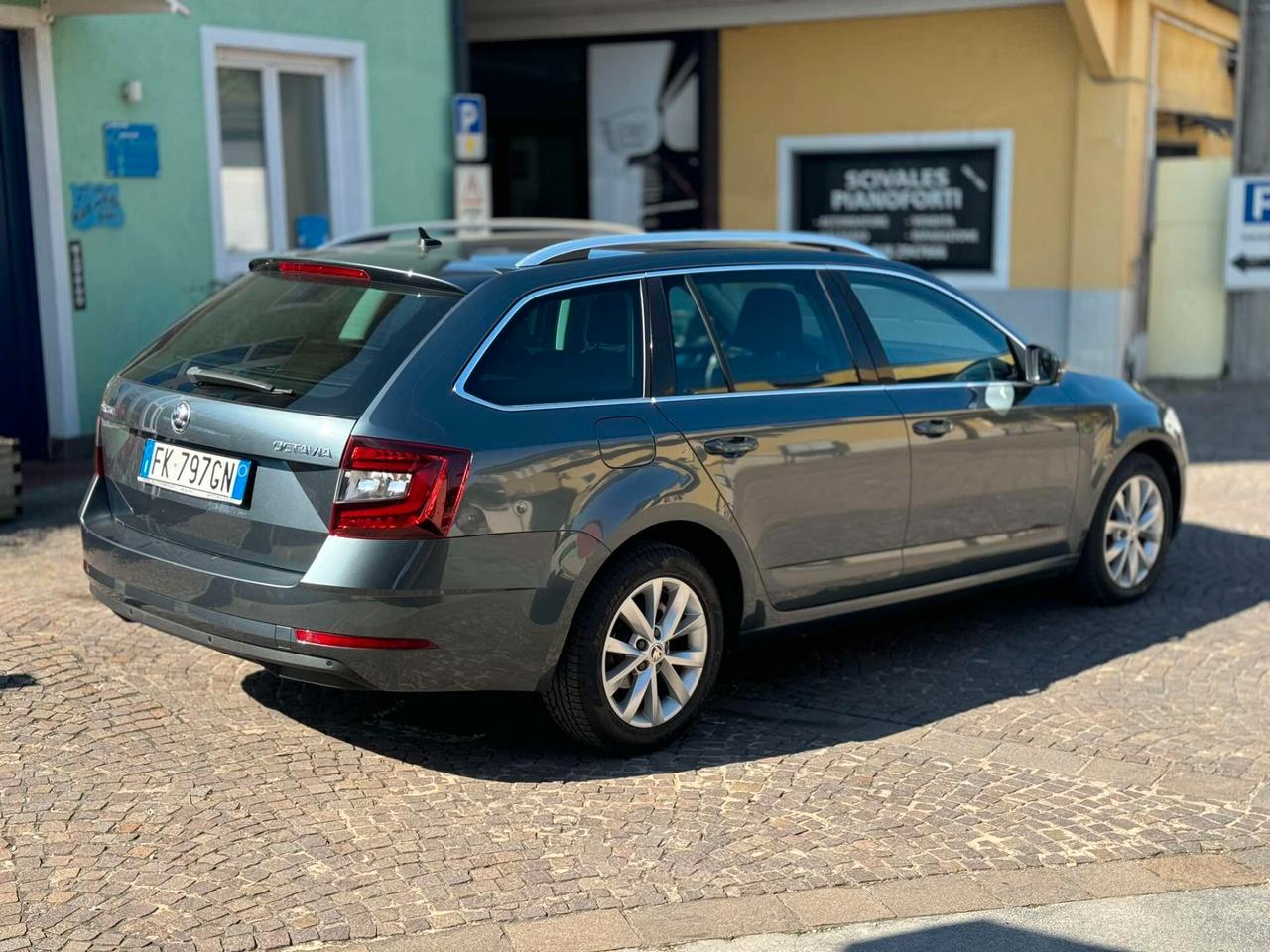 Skoda Octavia 1.6 TDI CR 115 CV DSG Wagon Style