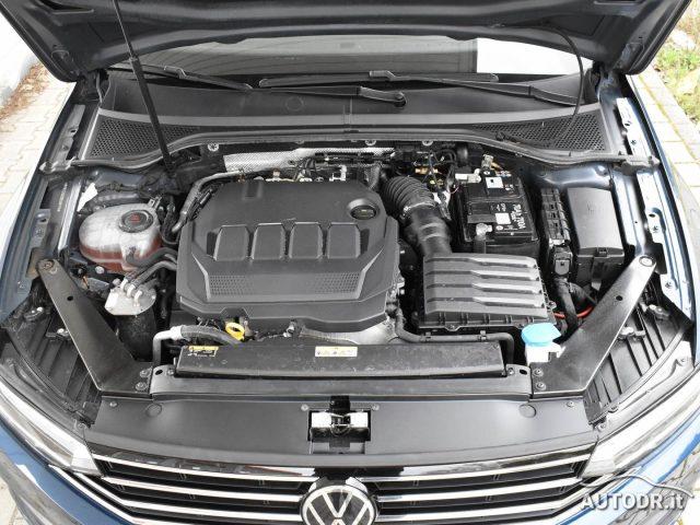 VOLKSWAGEN Passat Variant 2.0 TDI EVO 150cv Business Fari LED, Navi, Ambient
