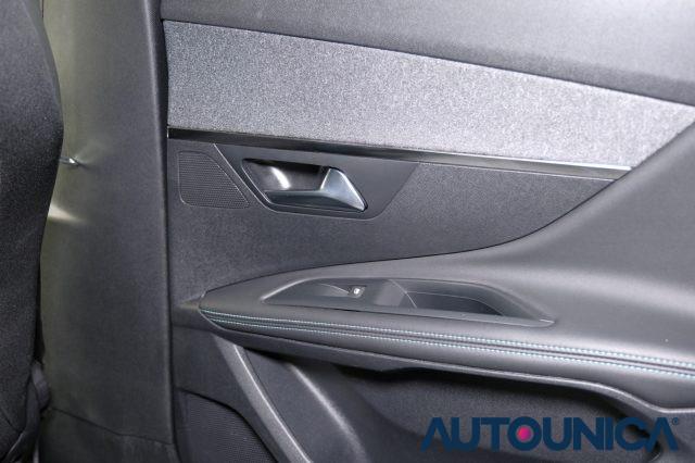 PEUGEOT 3008 Hybrid4 300 E-EAT8 ALLURE PACK FULL LED