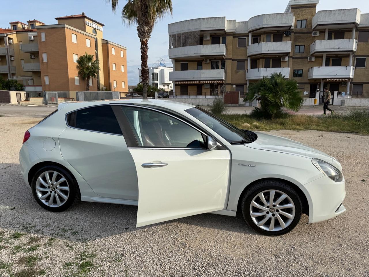 Alfa Romeo Giulietta 1.6 JTDm-2 105 CV Distinctive