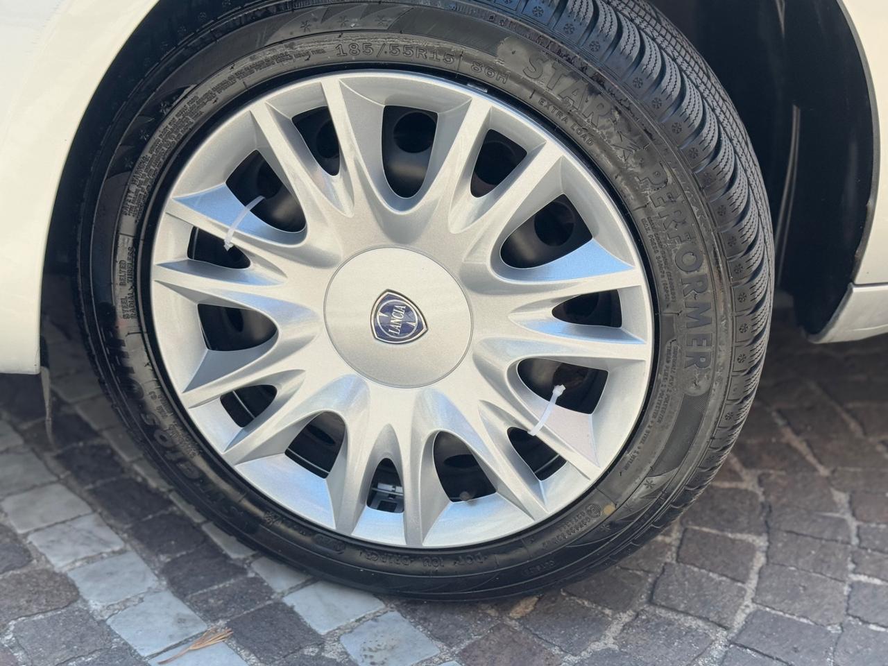 Lancia Ypsilon 1.2 69 CV 5 porte GPL Ecochic Gold