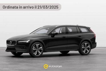 VOLVO V60 B4 automatico Ultra Dark