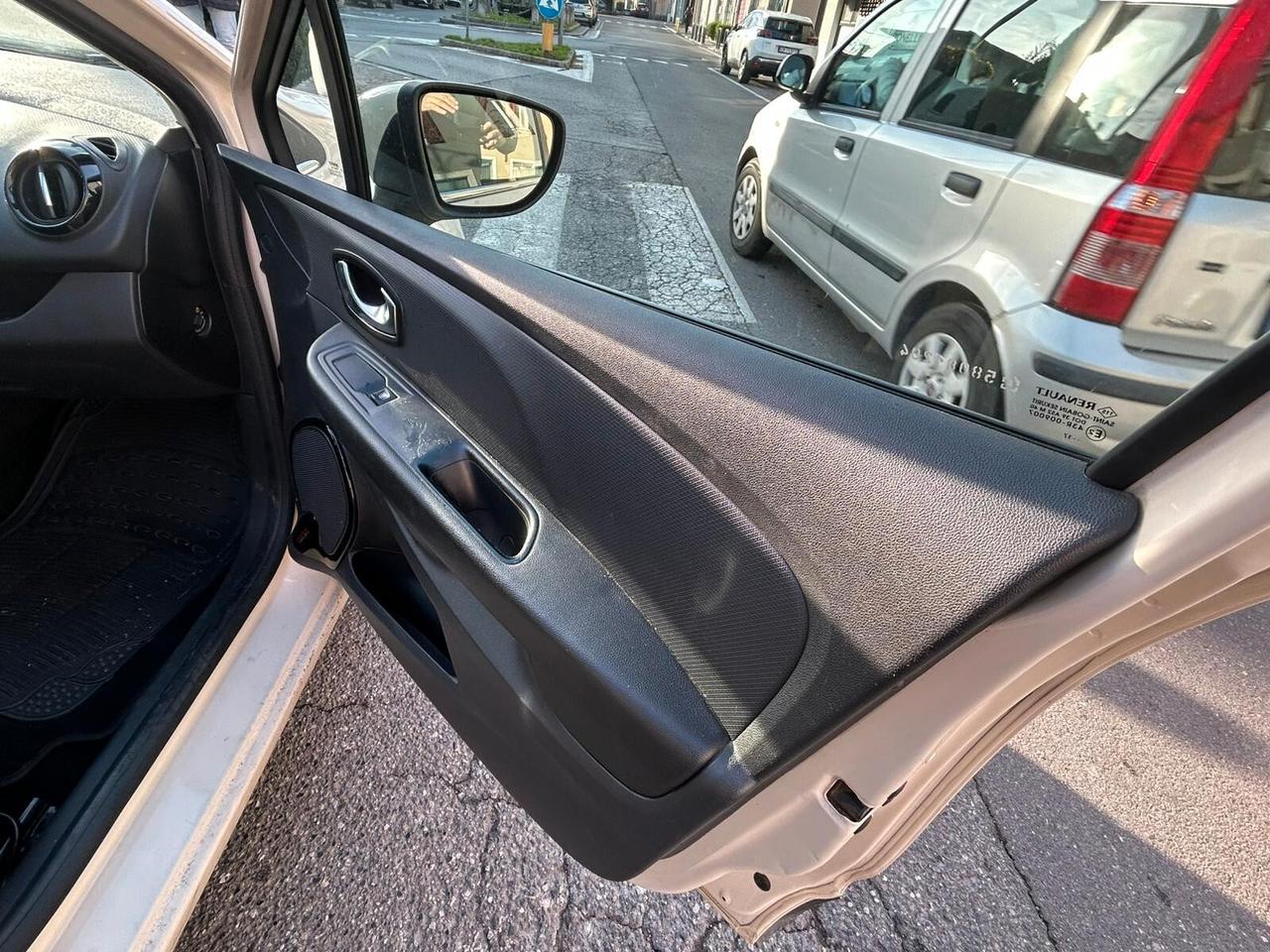 Renault Clio Sporter 0.9 tce energy 90cv ANCHE PER NEOPATENTATI