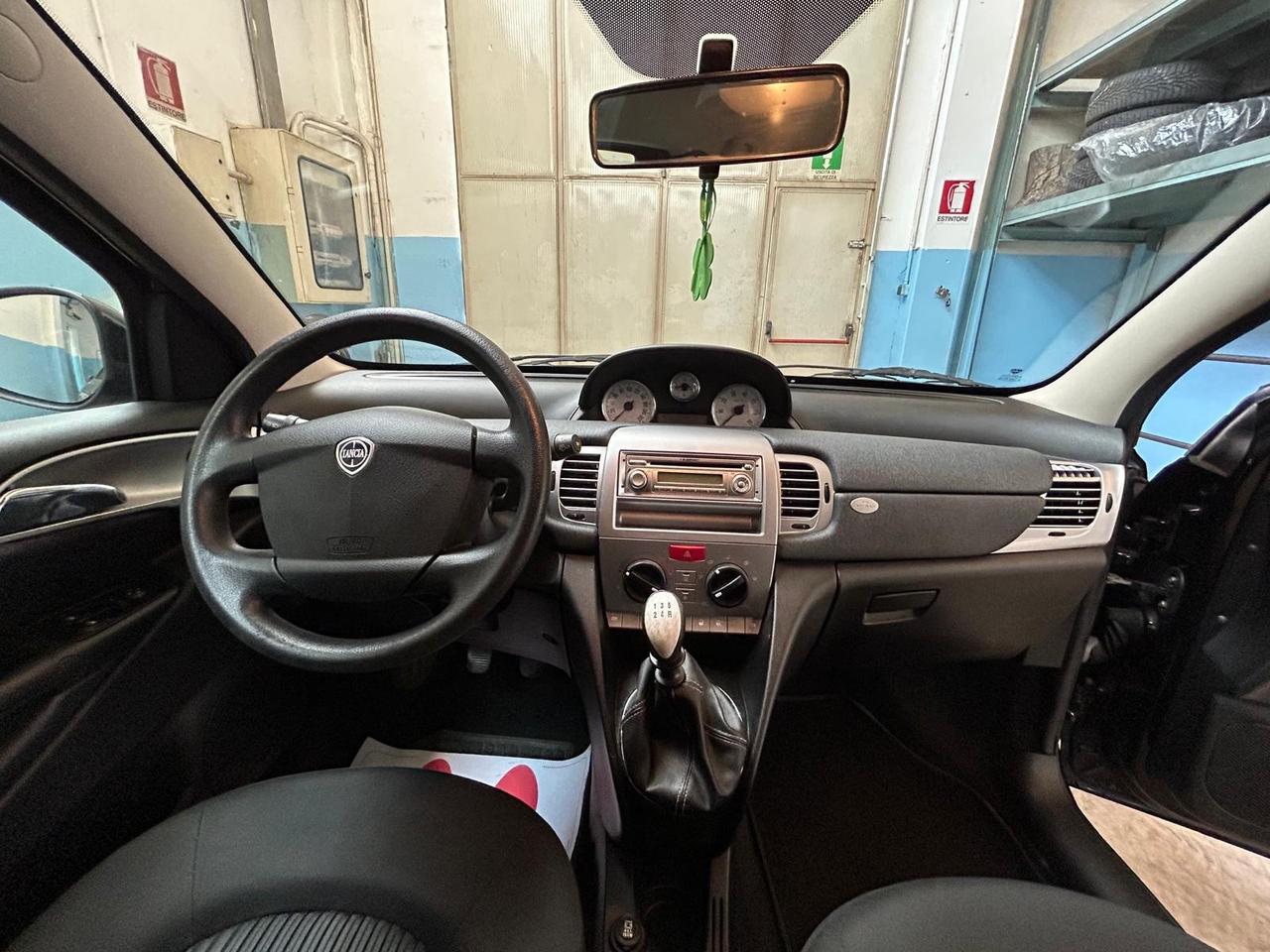 Lancia Ypsilon 1.2 Argento