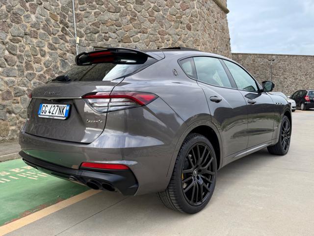 MASERATI Levante MY22 GRANSPORT+TETTO+BLACK PACK+PINZE GIALLE