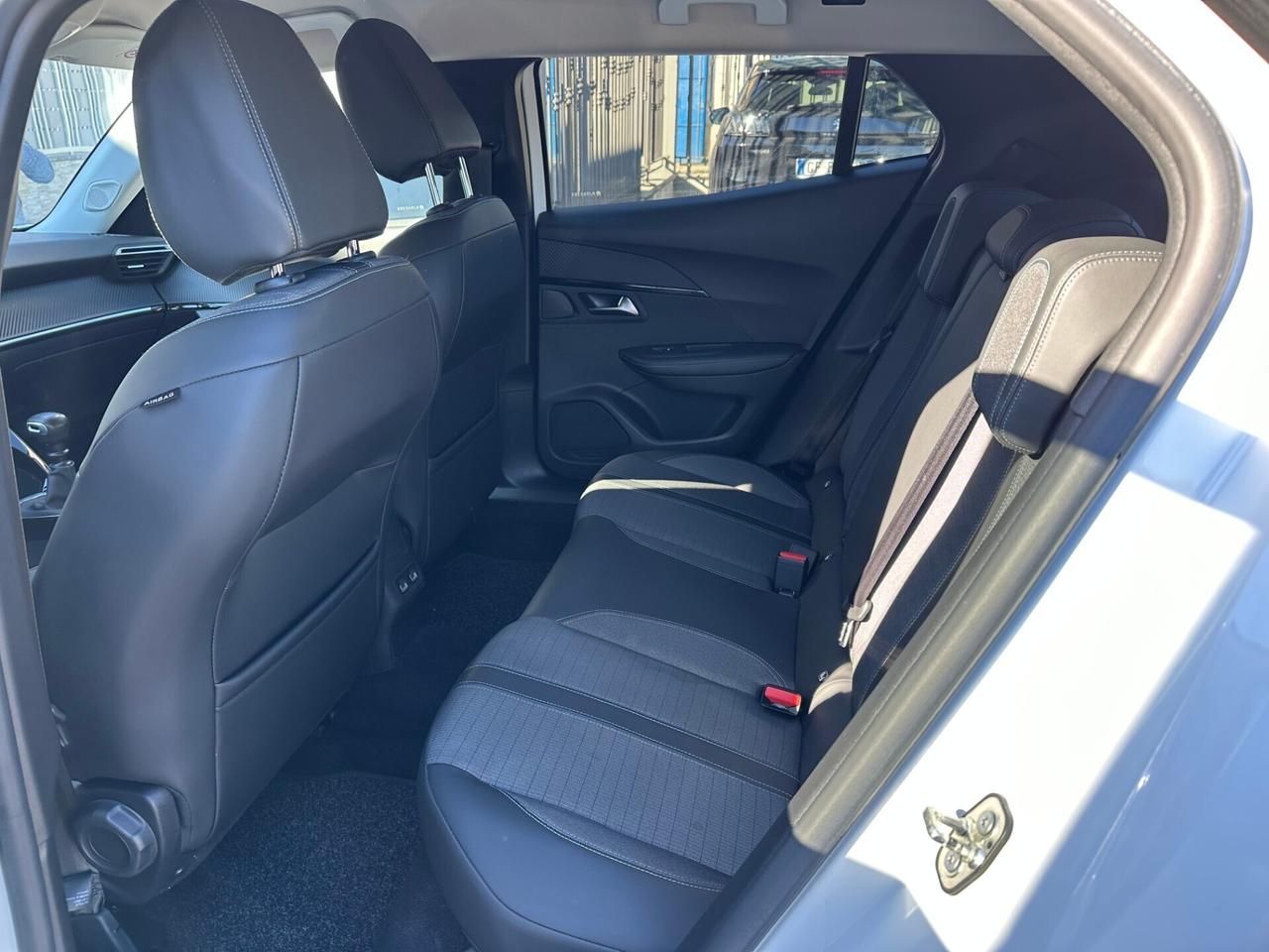 Peugeot 2008 BlueHDi 110 Allure Pack 2021 Unico pr