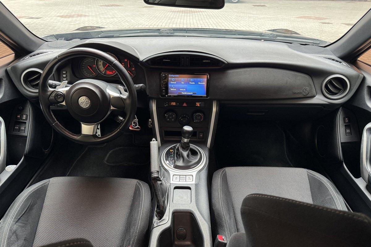 TOYOTA GT86 2.0 AT Rock&Road
