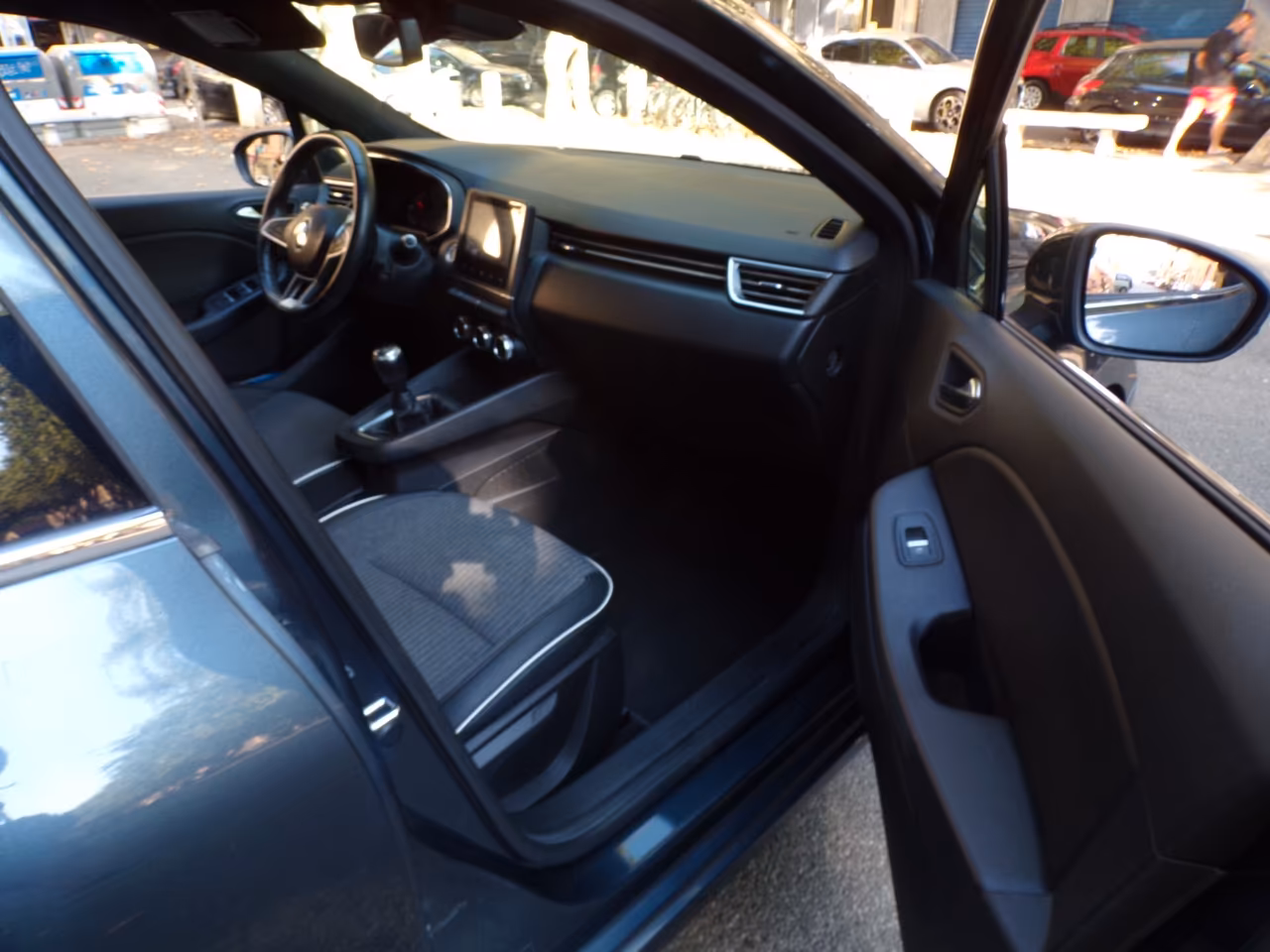 RENAULT CLIO INTENS 1 PROPRIETARIO | 85.500 KM | NOV.2019 BOOK SERVICE RENAULT | NEOPATENTATI