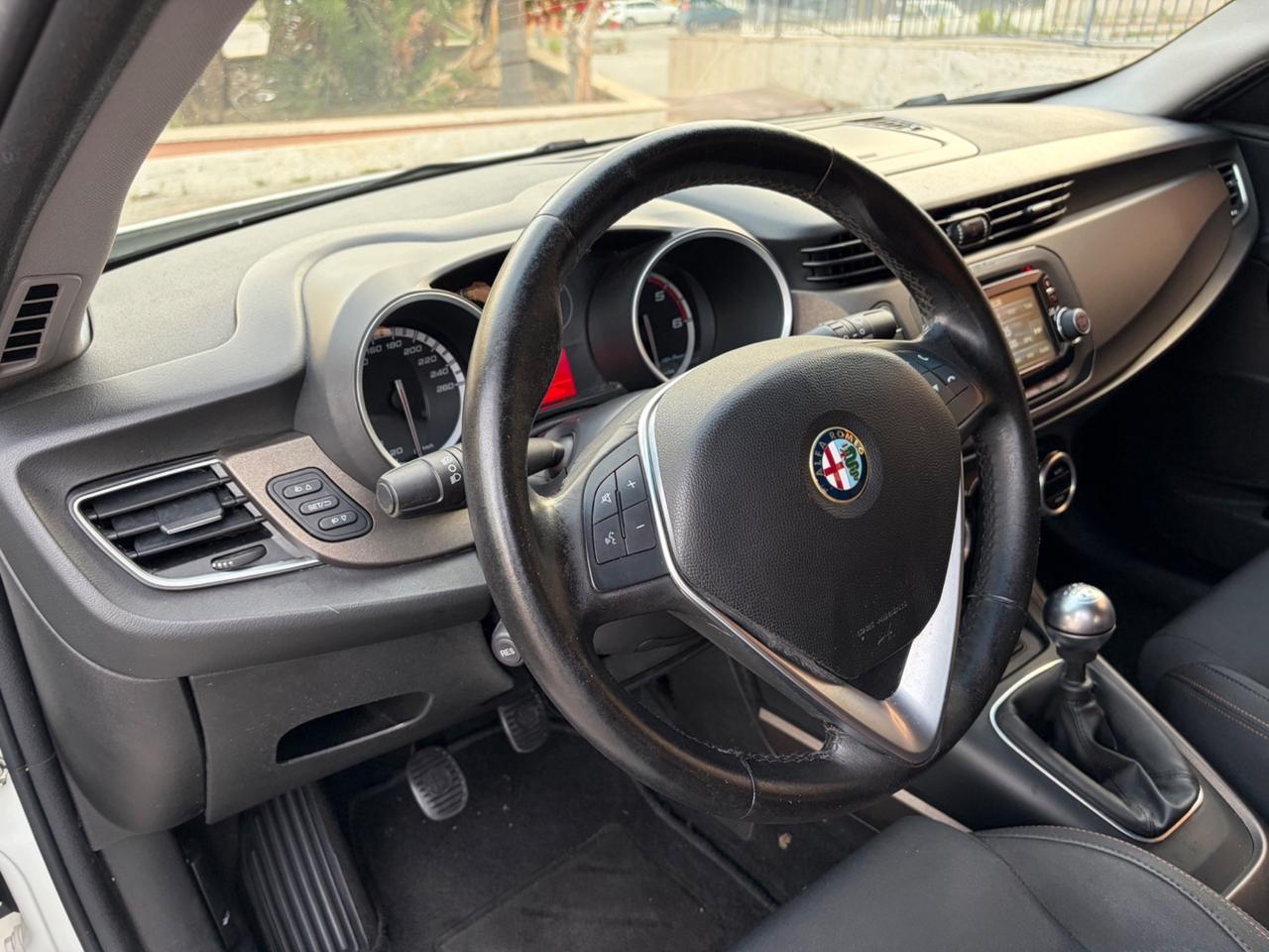 Alfa Romeo Giulietta 1.6 JTDm distictive ideale per neopatentati