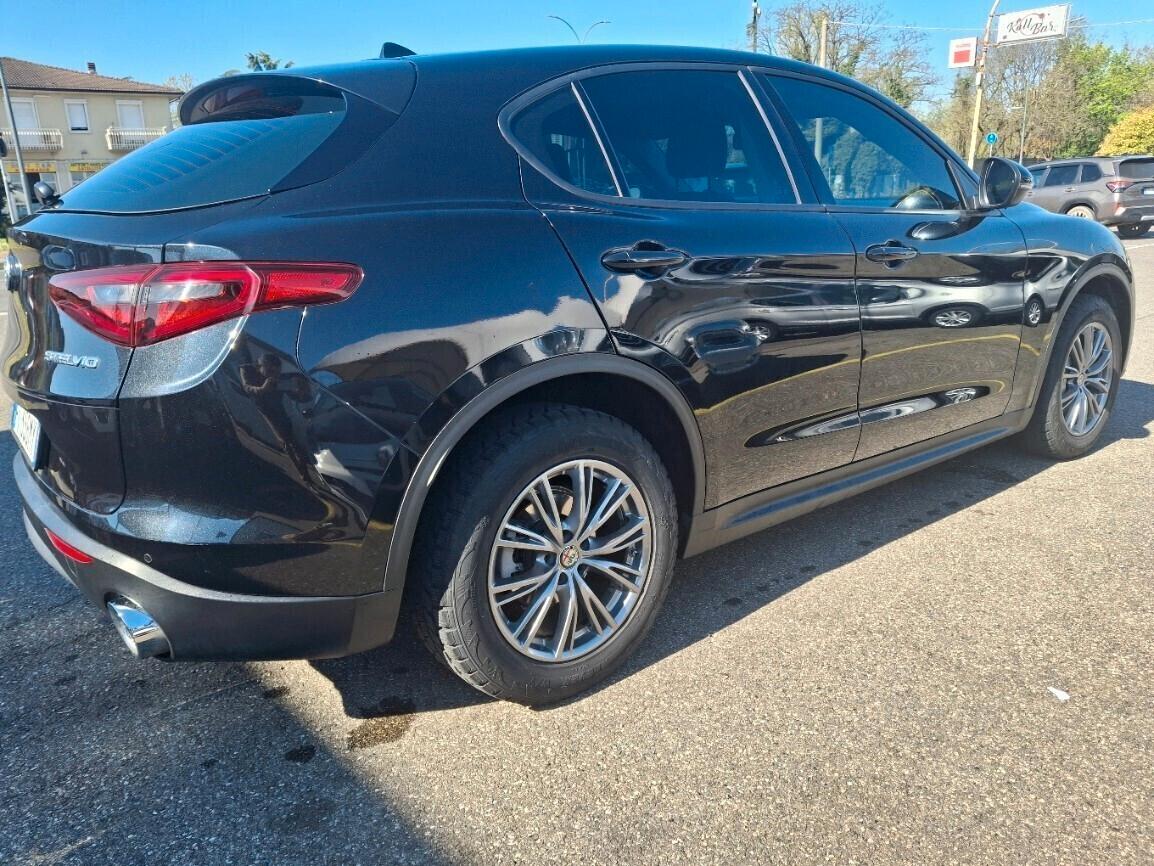 Alfa Romeo Stelvio 2.2 Turbodiesel 190 CV AT8 Q4 B-Tech