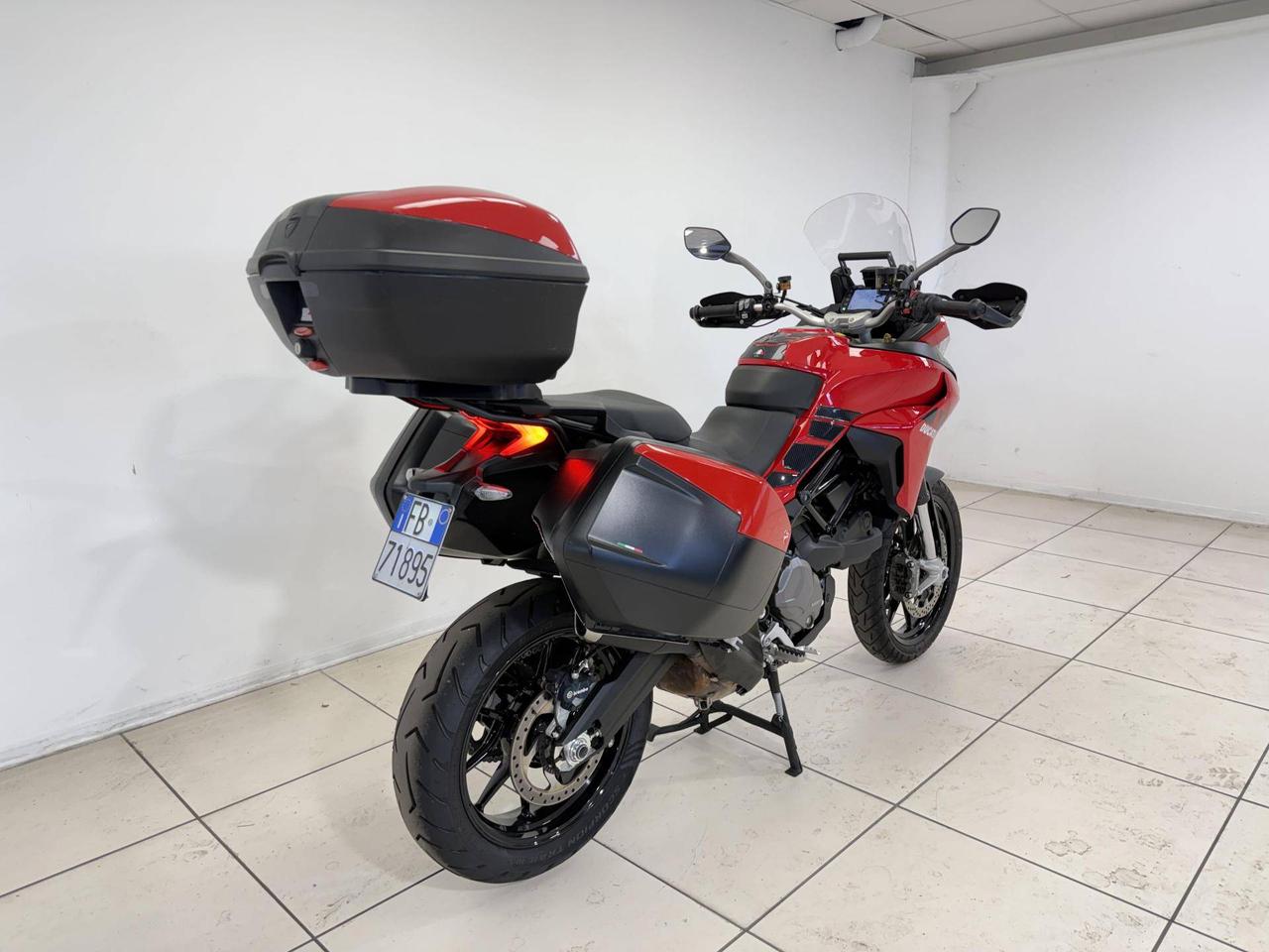DUCATI Multistrada V2 950 Red