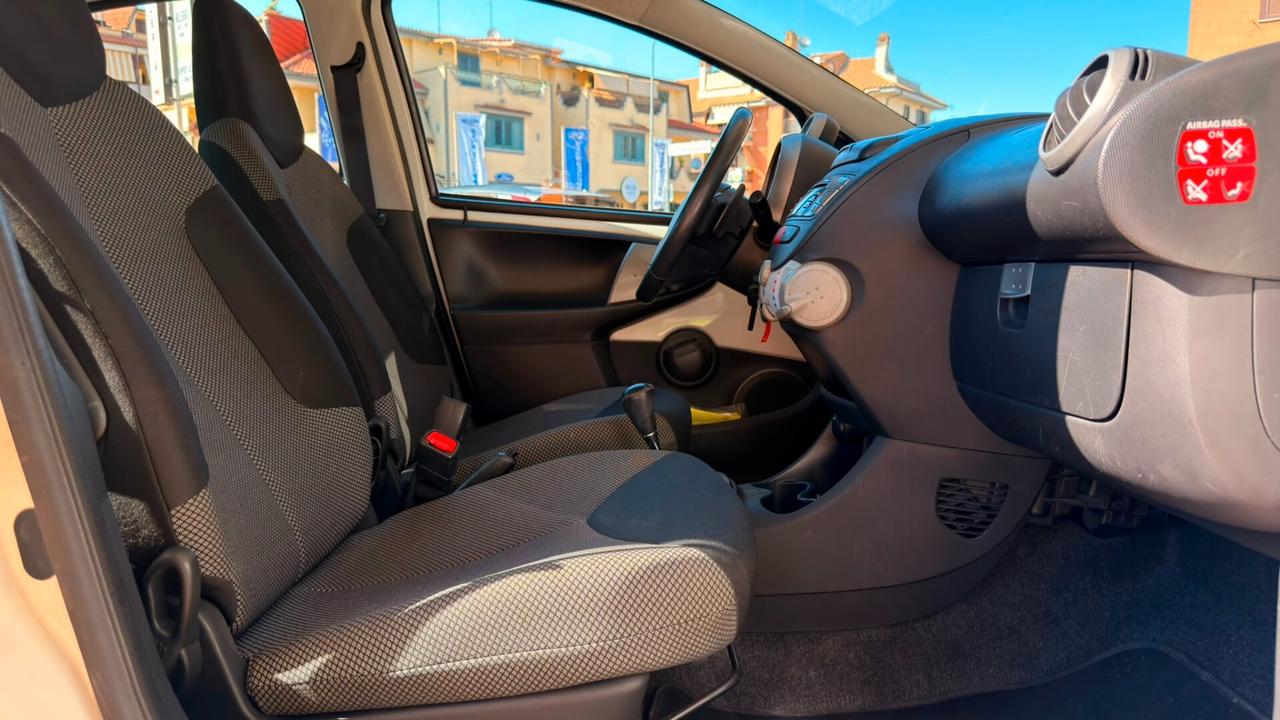 Toyota Aygo 1.0 12V VVT-i 5 porte Lounge Connect MMT