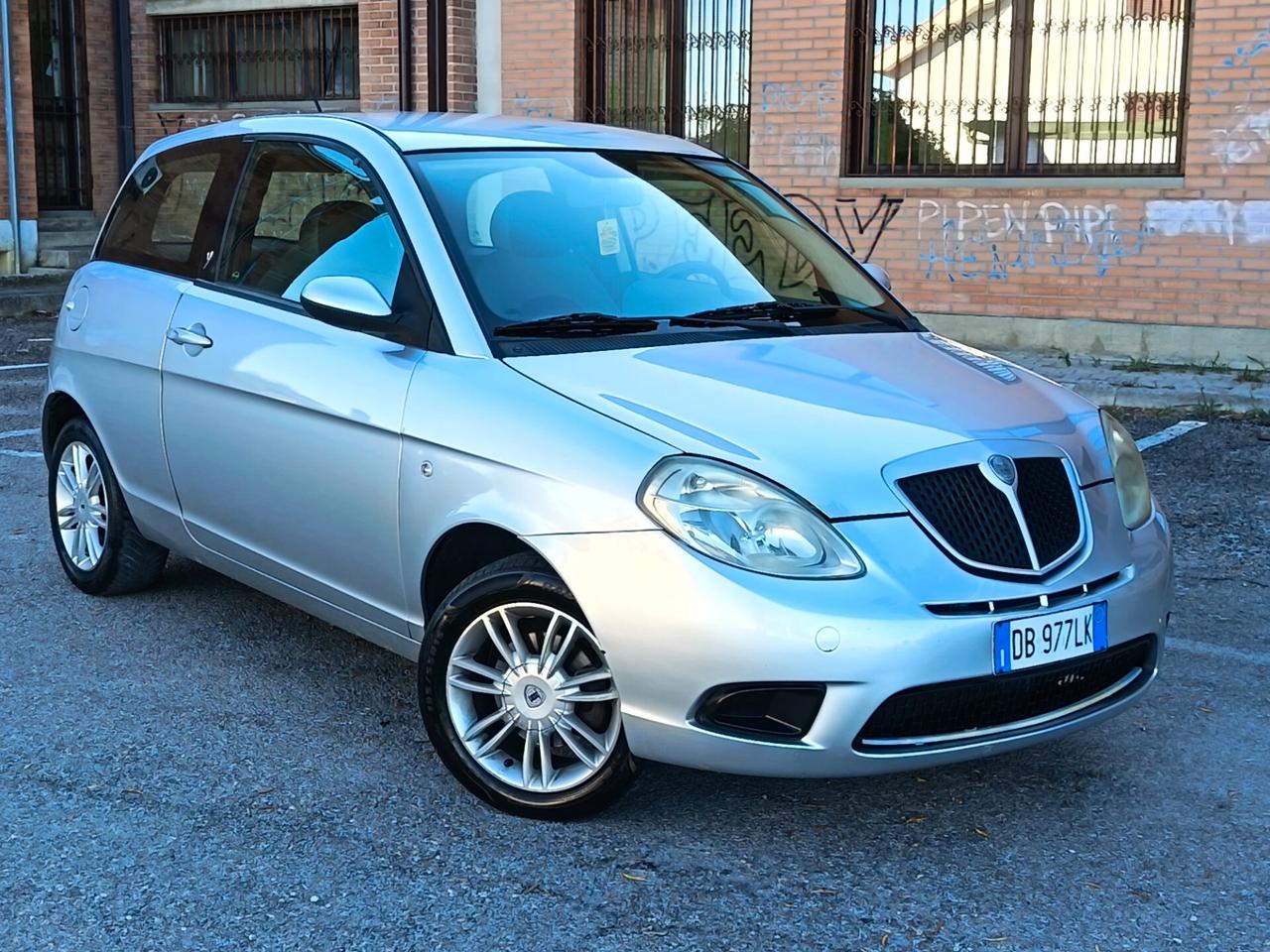 Lancia Ypsilon 1.3 MJT 75 CV NEOPATENTATI