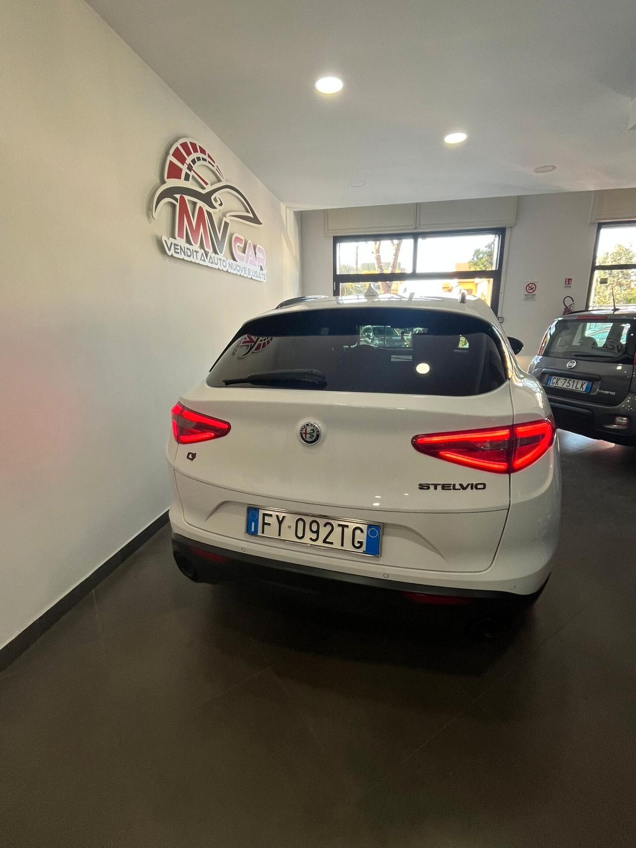 Alfa Romeo Stelvio 2.2 Turbodiesel 210 CV AT8 Q4 Super
