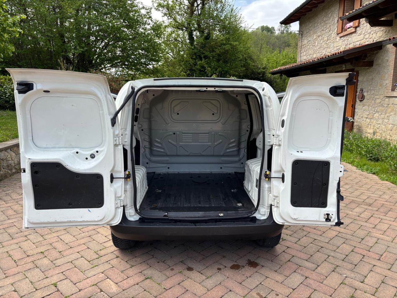Fiat Fiorino 1.3 MJT 95CV Cargo SX