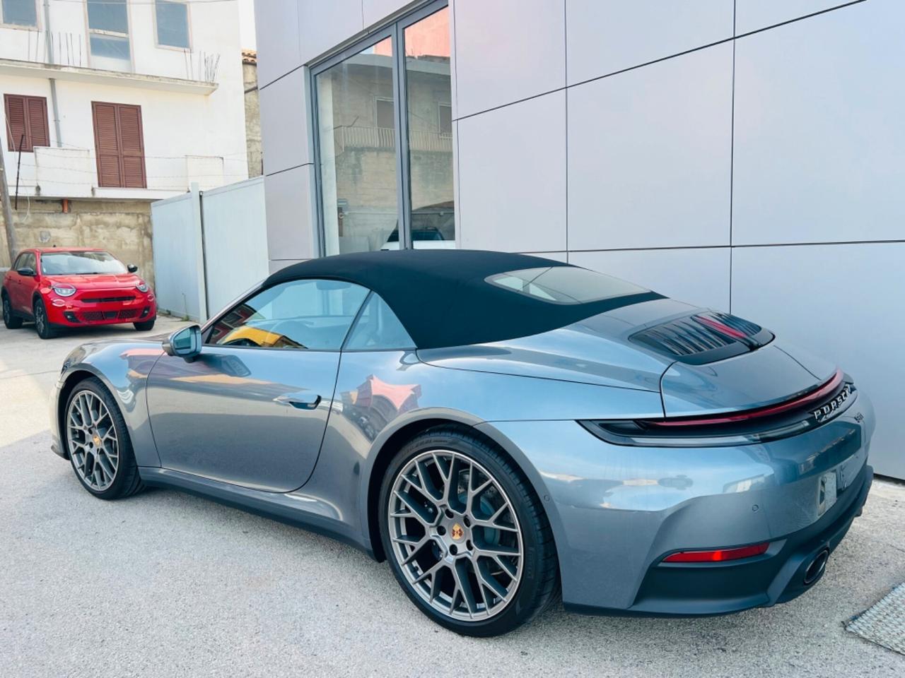 Porsche 992 Carrera Cabrio possibilità noleggio no scoring