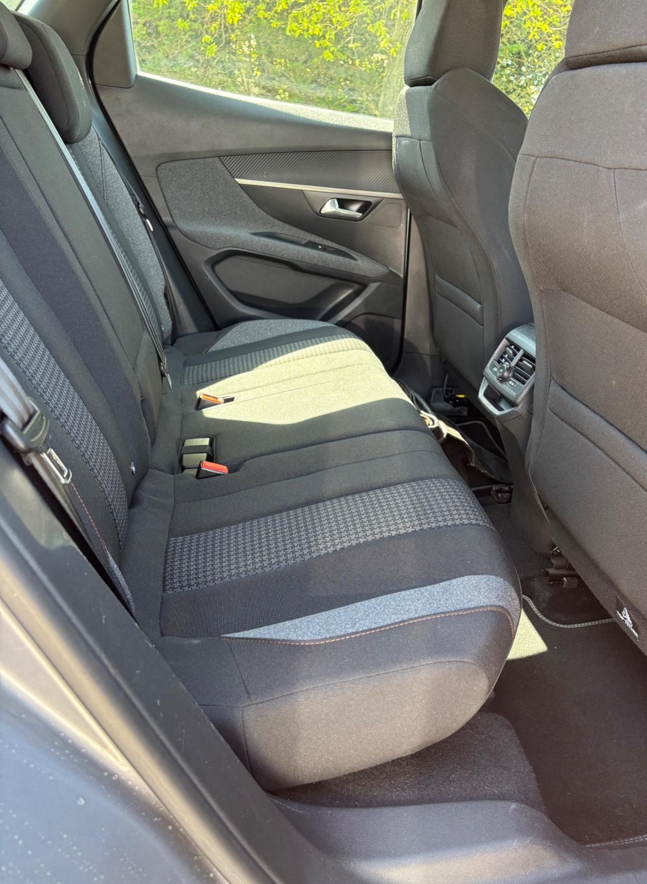 Peugeot 3008 BlueHDi 130 S&S Allure Pack