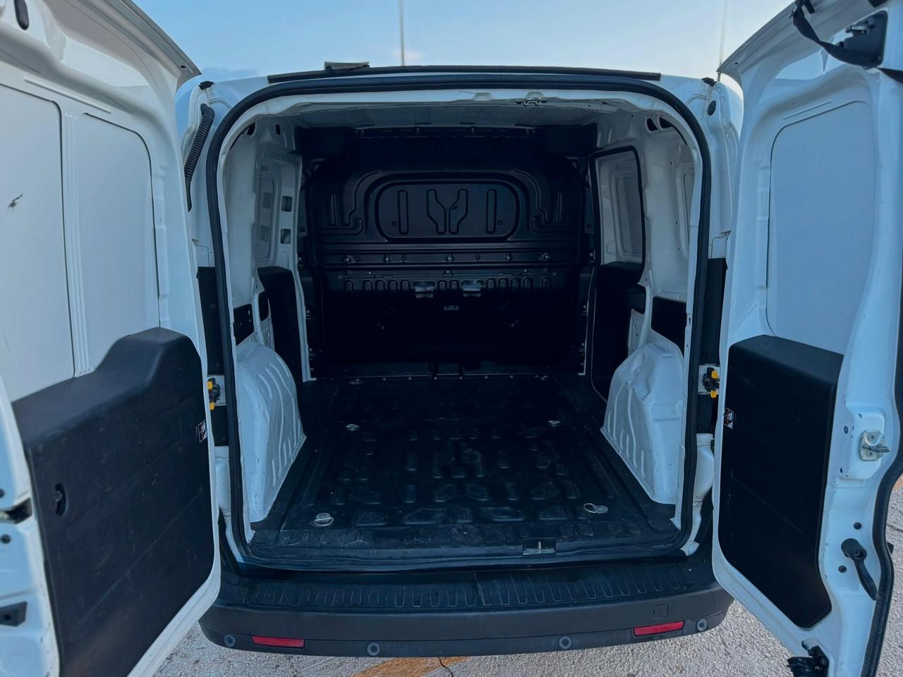 Fiat Doblò Cargo 1.6 Mtj 105cv Lounge 3 Posti