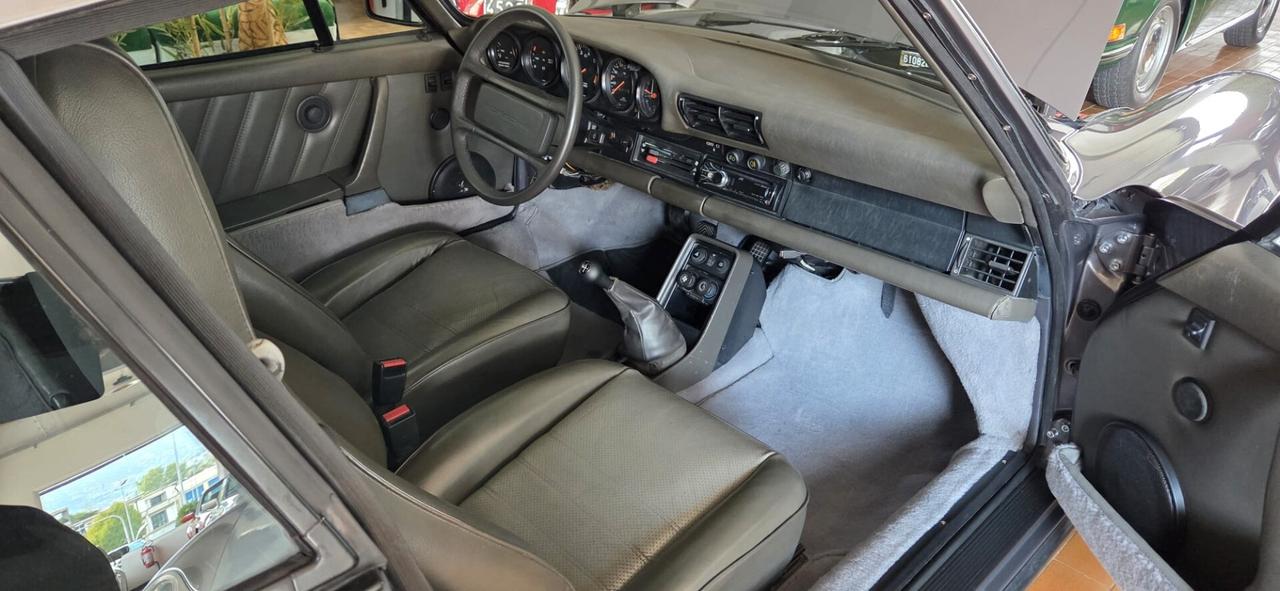 Porsche 911 3200Coupè Conservatissima Italia