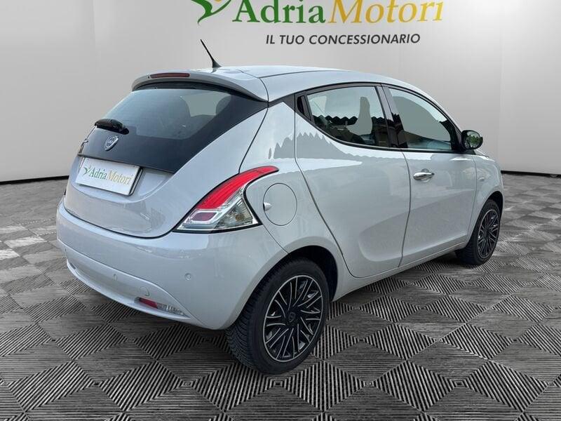 Lancia Ypsilon 1.2 69 CV 5 porte S&S Platinum