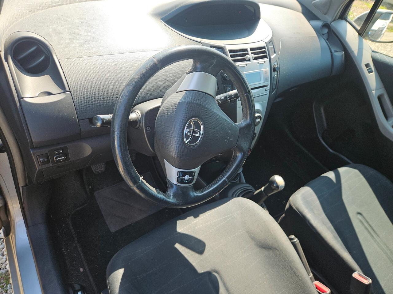 Toyota Yaris 1.0 5 porte Sol