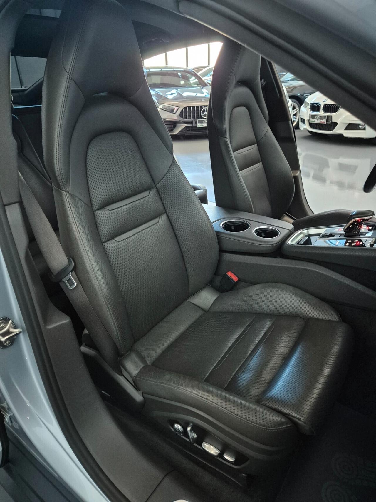 Porsche Panamera 4.0 V8 421cv Tetto PASM FullLed Radar GARANZIA